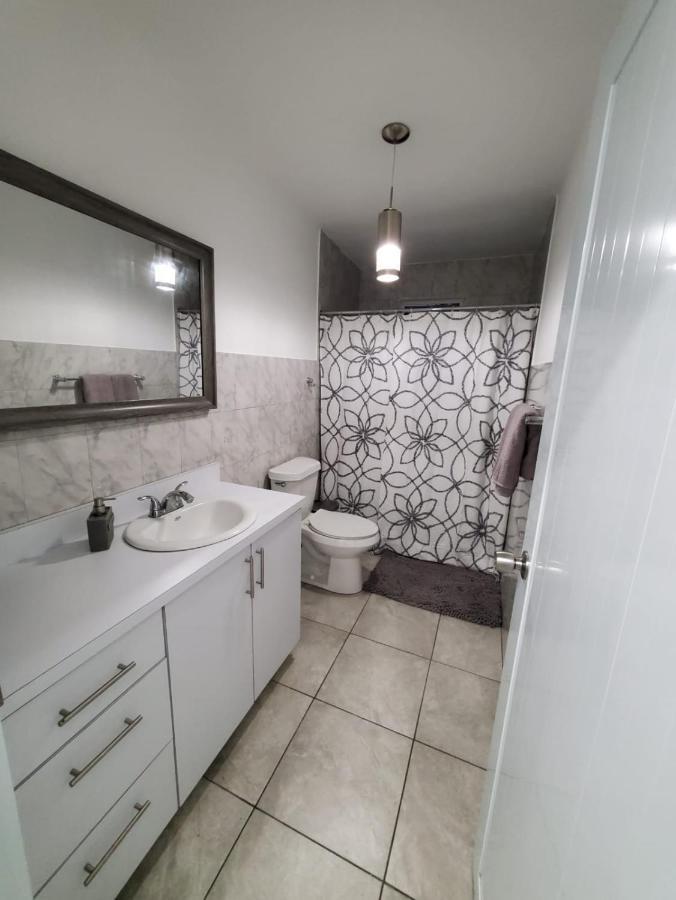 Aguadilla Sunrise Apt With Ac Wifi 8 Minute Walk From Crashboat Beach Extérieur photo